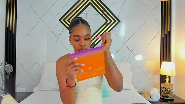 Snapshot of EmilyDiaaz chatting on October 9, 2025, 12:14 pm EmilyDiaaz online show from October 9, 2025, 12:14 pm