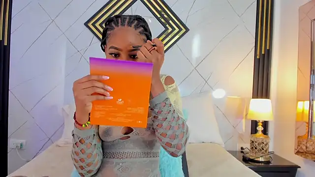 Snapshot of EmilyDiaaz chatting on October 30, 2025, 12:28 pm EmilyDiaaz online show from October 30, 2025, 12:28 pm