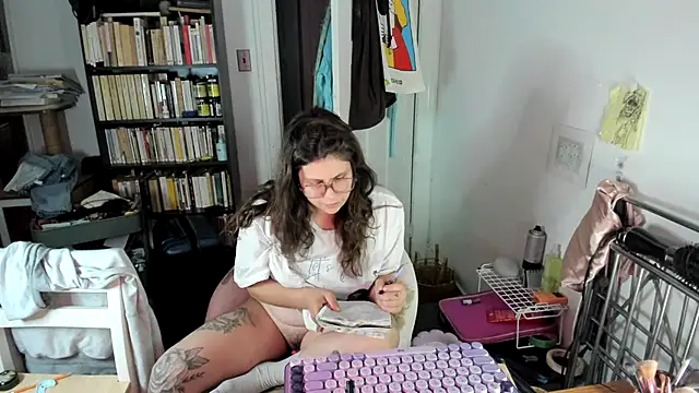 Rosiee69  online show from November 26, 2025, 9:16 pm