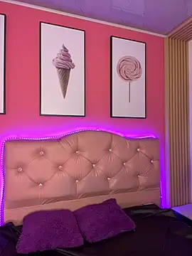 Emily-teen online show from February 27, 2025, 4:32 pm