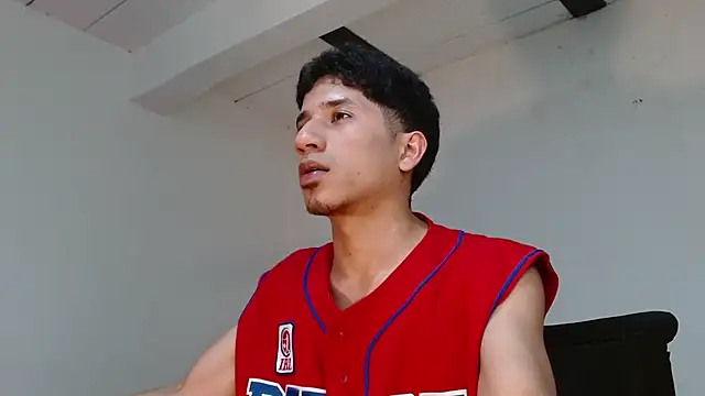 AngelHil online show from April 21, 2026, 2:26 am