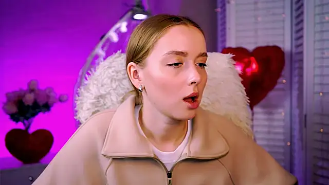 JenniferGraces online show from February 25, 2025, 11:30 am