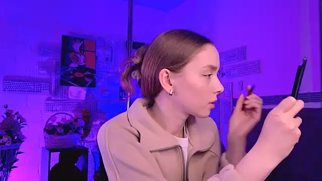 JenniferGraces online show from March 3, 2025, 11:22 am