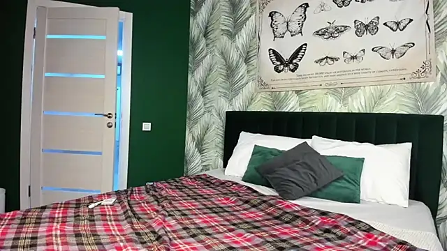 Snapshot of boozekirs_ chatting on November 24, 2025, 3:17 am boozekirs online show from November 24, 2025, 3:17 am