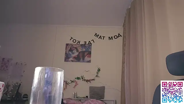 Snapshot of boozekirs_ chatting on February 10, 2026, 2:37 am boozekirs online show from February 10, 2026, 2:37 am