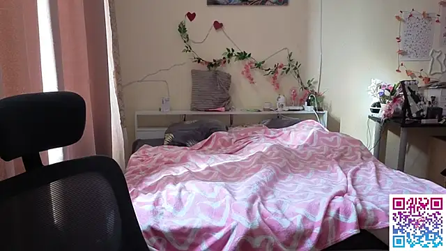 Snapshot of boozekirs_ chatting on March 4, 2026, 6:08 am boozekirs online show from March 4, 2026, 6:08 am