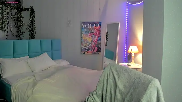 Snapshot of boozekirs_ chatting on April 6, 2026, 2:53 am boozekirs online show from April 6, 2026, 2:53 am