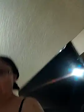 HTXBELLE online show from September 19, 2025, 1:40 am