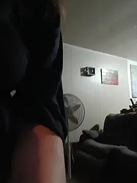 HTXBELLE online show from October 26, 2025, 9:26 am