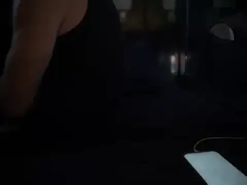 Snapshot of DominantDong chatting on October 21, 2025, 12:11 am DominantDong online show from October 21, 2025, 12:11 am