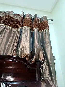 Snapshot of Louli_ta chatting on September 28, 2025, 7:19 pm Louli ta online show from September 28, 2025, 7:19 pm