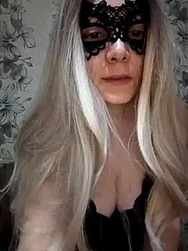 Snapshot of AliniX chatting on March 1, 2025, 1:11 am AliniX online show from March 1, 2025, 1:11 am