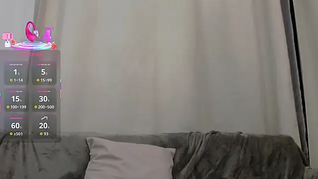 JanelleBrown  online show from October 3, 2025, 6:05 pm