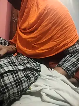 indian couple4 online show from November 14, 2025, 1:15 am