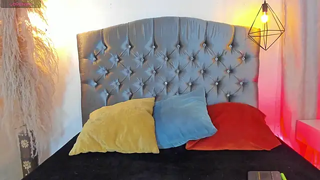 Snapshot of iiangel_ chatting on October 21, 2025, 3:18 am iiangel online show from October 21, 2025, 3:18 am