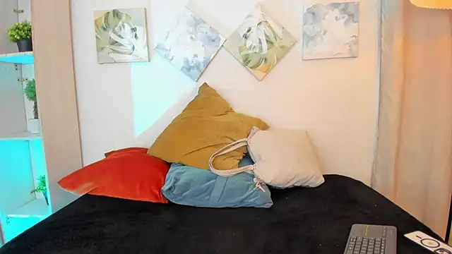 Snapshot of iiangel_ chatting on November 6, 2025, 2:56 am iiangel online show from November 6, 2025, 2:56 am