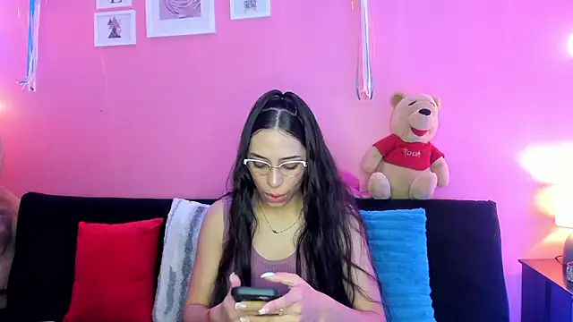 TANIA 06 online show from October 19, 2025, 8:20 pm