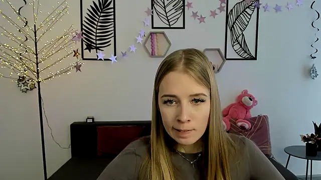 Snapshot of AnnNorriss chatting on February 18, 2025, 11:22 am AnnNorriss online show from February 18, 2025, 11:22 am