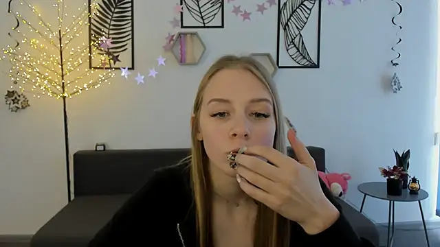 AnnNorriss online show from February 23, 2025, 12:27 pm