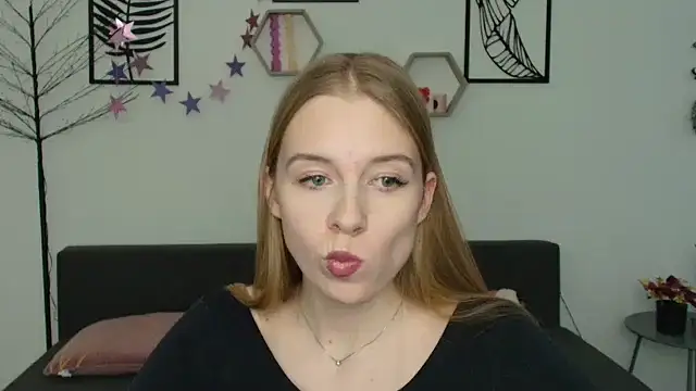 Snapshot of AnnNorriss chatting on March 7, 2025, 4:33 pm AnnNorriss online show from March 7, 2025, 4:33 pm