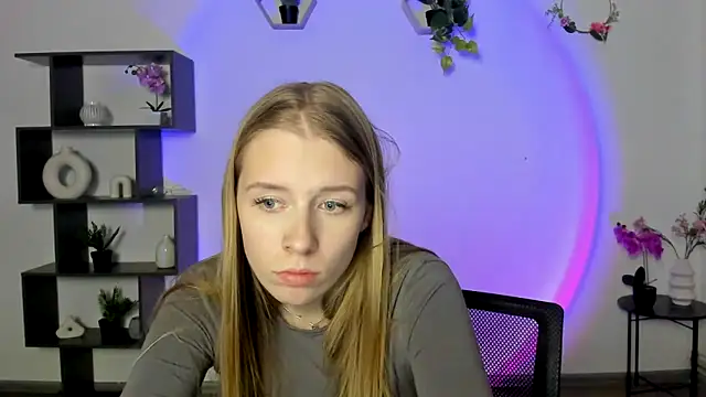 Snapshot of AnnNorriss chatting on March 12, 2025, 7:06 pm AnnNorriss online show from March 12, 2025, 7:06 pm