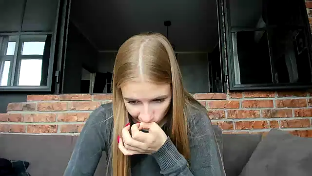 Snapshot of AnnNorriss chatting on October 2, 2025, 10:11 am AnnNorriss online show from October 2, 2025, 10:11 am