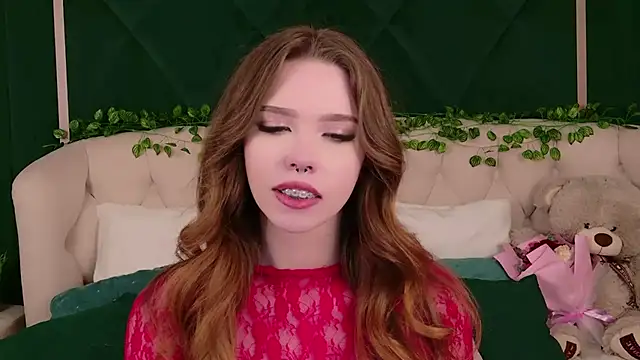 Snapshot of Sierra_Fane chatting on March 9, 2025, 4:27 am Sierra Fane online show from March 9, 2025, 4:27 am