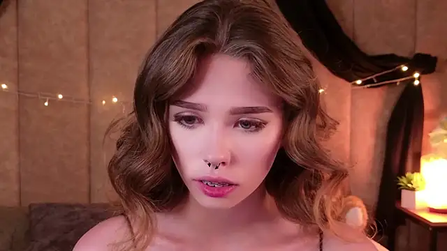 Snapshot of Sierra_Fane chatting on September 12, 2025, 9:04 pm Sierra Fane online show from September 12, 2025, 9:04 pm