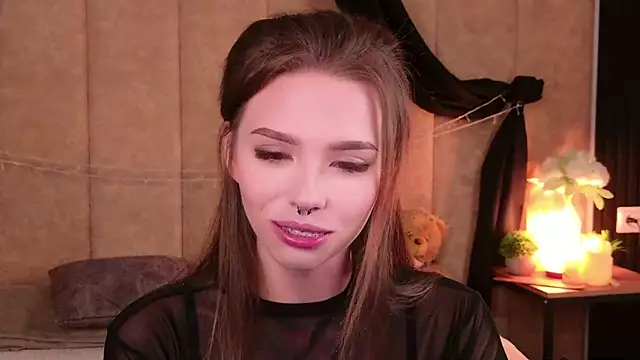 Snapshot of Sierra_Fane chatting on September 20, 2025, 5:52 am Sierra Fane online show from September 20, 2025, 5:52 am