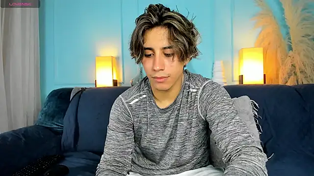 Allex Cano online show from September 13, 2025, 1:33 pm