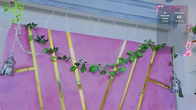 EmmyCortez online show from December 21, 2025, 12:56 pm