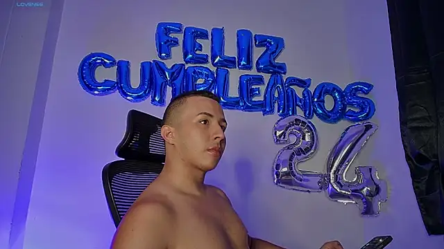 Donathoo1 online show from September 18, 2025, 9:50 pm