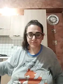 Snapshot of Dolcecurvy chatting on February 11, 2026, 10:15 pm Dolcecurvy online show from February 11, 2026, 10:15 pm