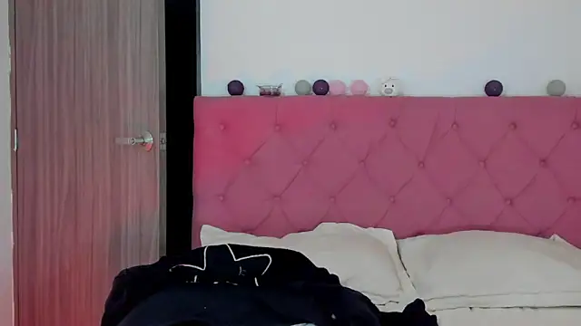 ela black online show from March 9, 2025, 1:37 pm