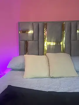 Tyla Ks online show from March 12, 2025, 2:23 pm