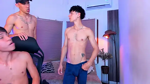 Fun BoysW online show from October 1, 2025, 2:06 am