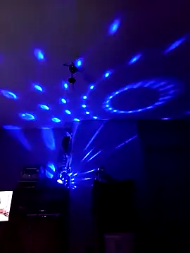 Snapshot of GrindingOvermuch chatting on October 31, 2025, 8:43 pm GrindingOvermuch online show from October 31, 2025, 8:43 pm