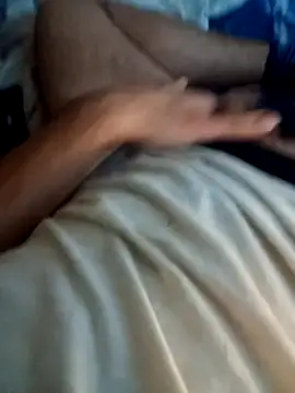 Snapshot of GrindingOvermuch chatting on November 18, 2025, 6:29 am GrindingOvermuch online show from November 18, 2025, 6:29 am