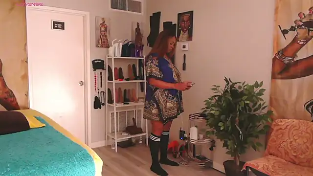 Snapshot of Queenanitadix chatting on February 20, 2025, 6:46 pm Queenanitadix online show from February 20, 2025, 6:46 pm