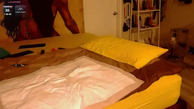 Snapshot of Queenanitadix chatting on March 15, 2025, 12:56 pm Queenanitadix online show from March 15, 2025, 12:56 pm