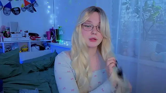 Snapshot of milliedoll chatting on October 13, 2025, 9:42 am milliedoll online show from October 13, 2025, 9:42 am