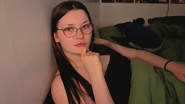 milliedoll online show from November 13, 2025, 9:52 am