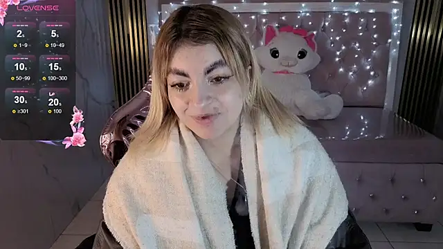 lili conor s online show from November 14, 2025, 3:16 am