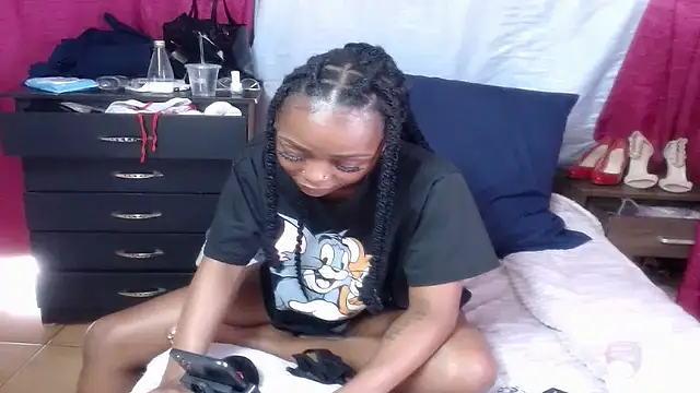 Snapshot of xxTatiannaxx chatting on October 30, 2025, 2:18 pm xxTatiannaxx online show from October 30, 2025, 2:18 pm