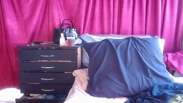 xxTatiannaxx online show from November 19, 2025, 3:12 pm