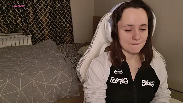 Luna Loveee online show from February 1, 2026, 3:49 am