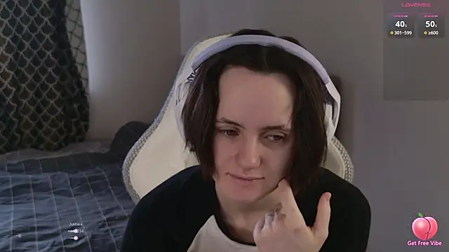 Luna Loveee online show from March 30, 2026, 4:02 am