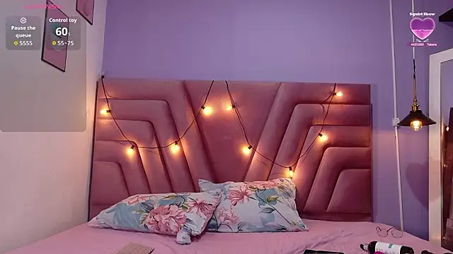 Snapshot of innocenthazel chatting on February 10, 2026, 2:48 am innocenthazel online show from February 10, 2026, 2:48 am