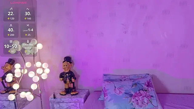 Snapshot of innocenthazel chatting on February 12, 2026, 2:50 am innocenthazel online show from February 12, 2026, 2:50 am