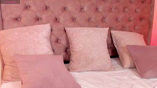 regina noctixx online show from November 10, 2025, 1:04 am